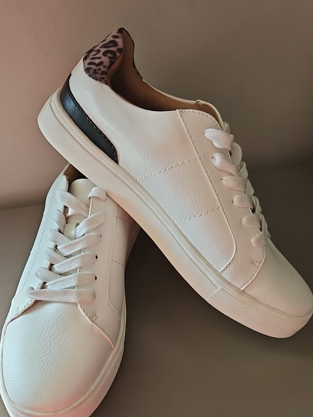 DV DOLCE VITA ANIBEL WHITE SNEAKERS SZ 8